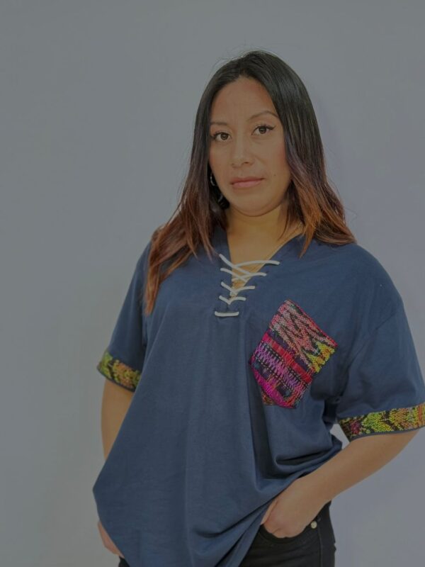 CAMISA AZUL CON CORDON AJUSTABLE