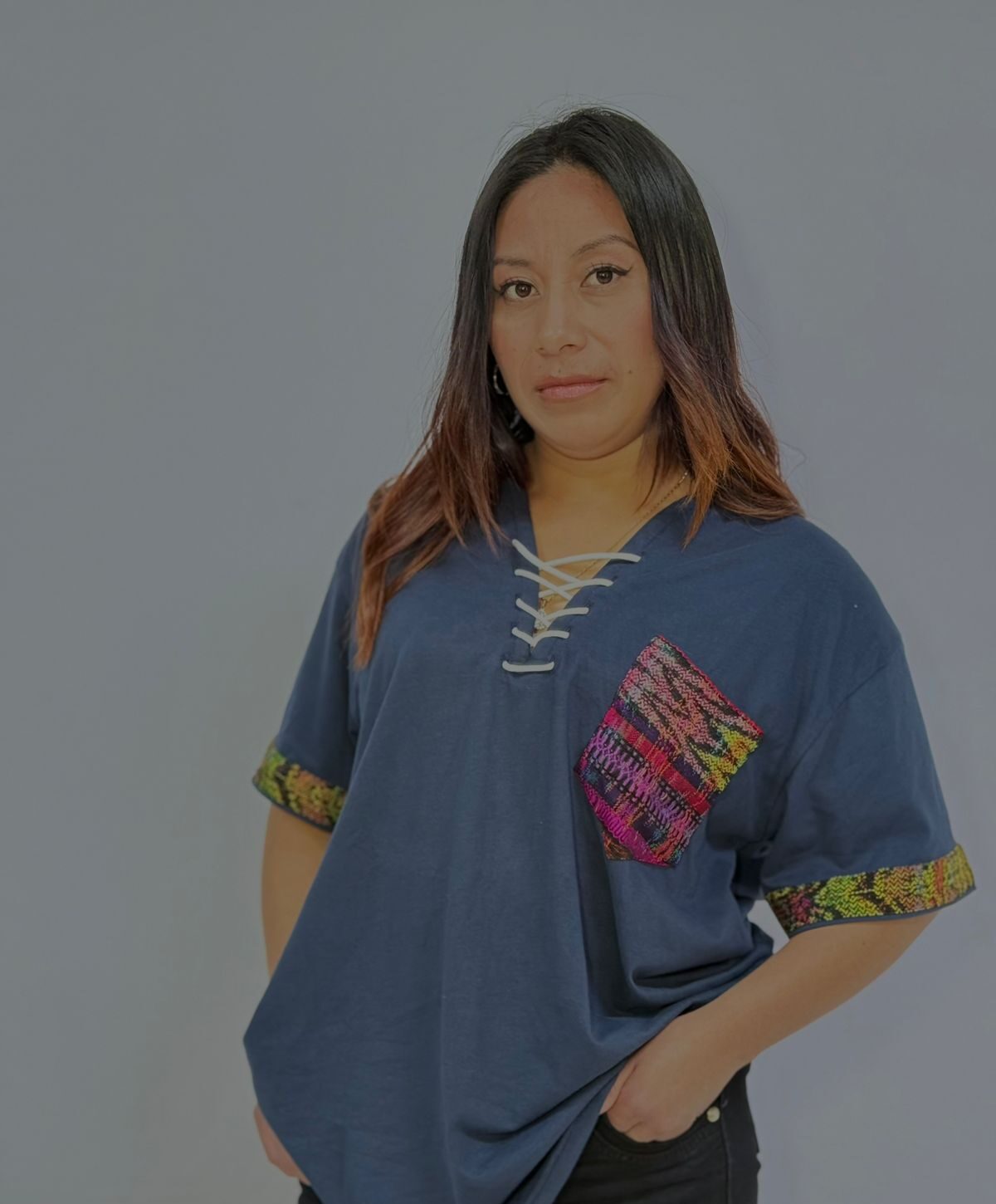 CAMISA AZUL CON CORDON AJUSTABLE