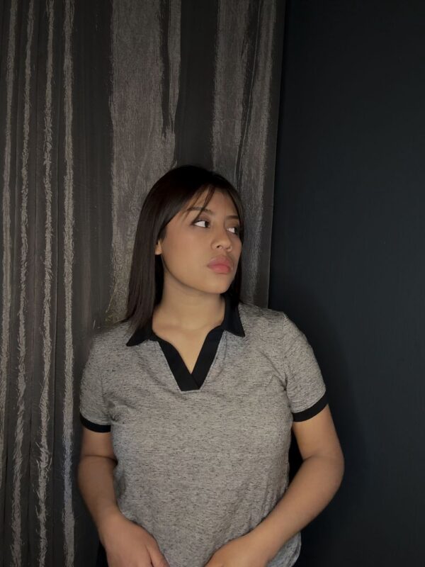CAMISETA CON CUELLO